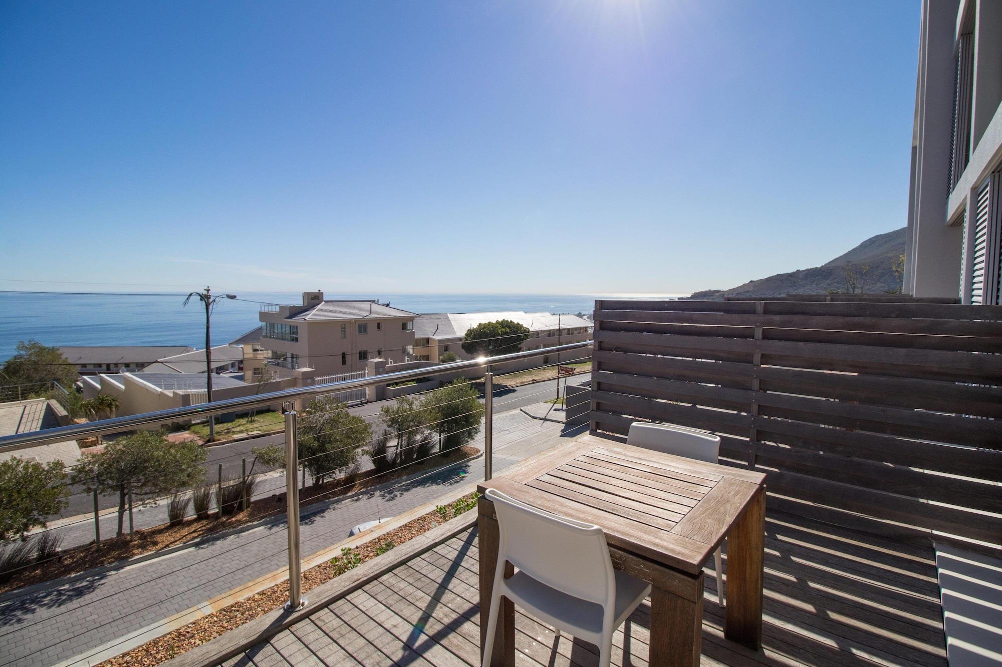 The Crystal Aparthotel 4*